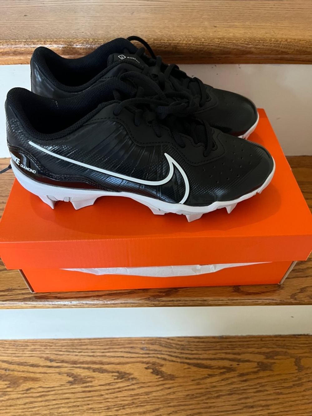 Nike Kids Black and White Baseball Cleats with Molded Studs